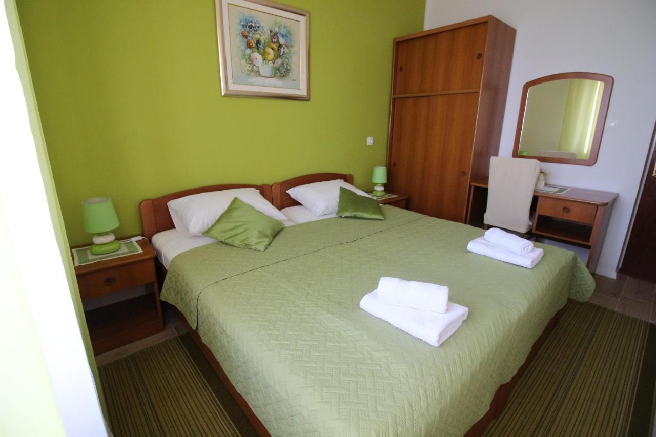 Apartment Marija For 8 People