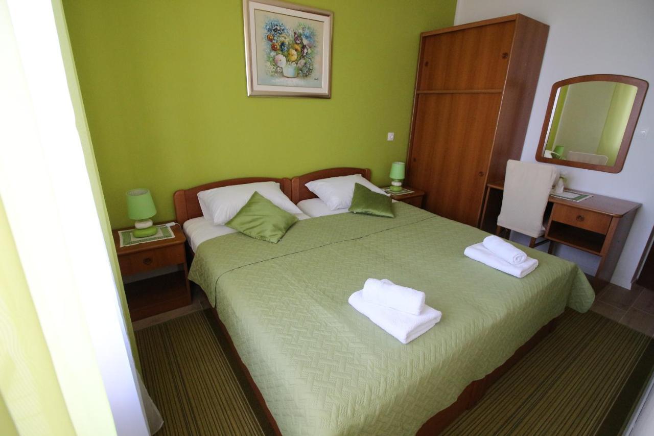 Apartment Marija For 8 People *