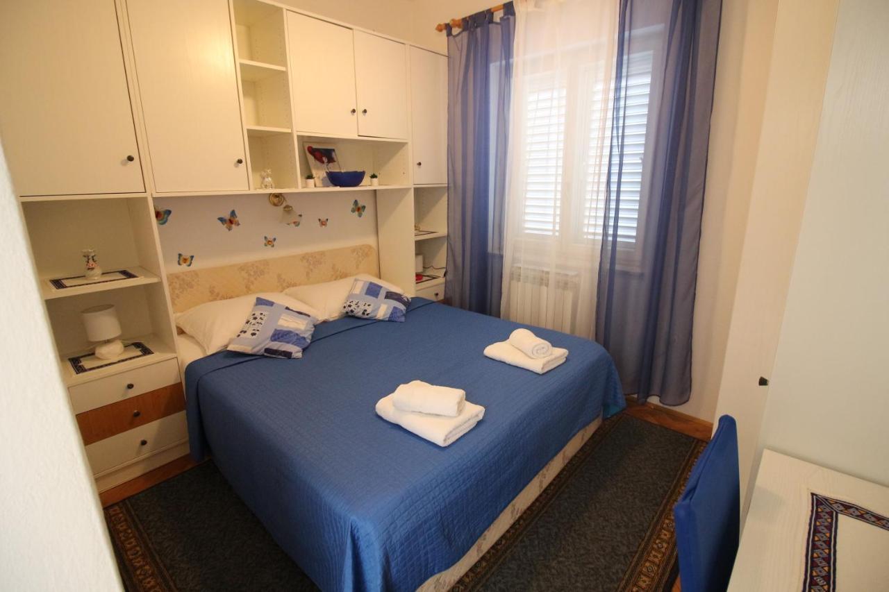 Apartment Marija For 8 People *