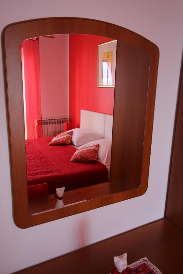 Apartment Marija For 8 People *